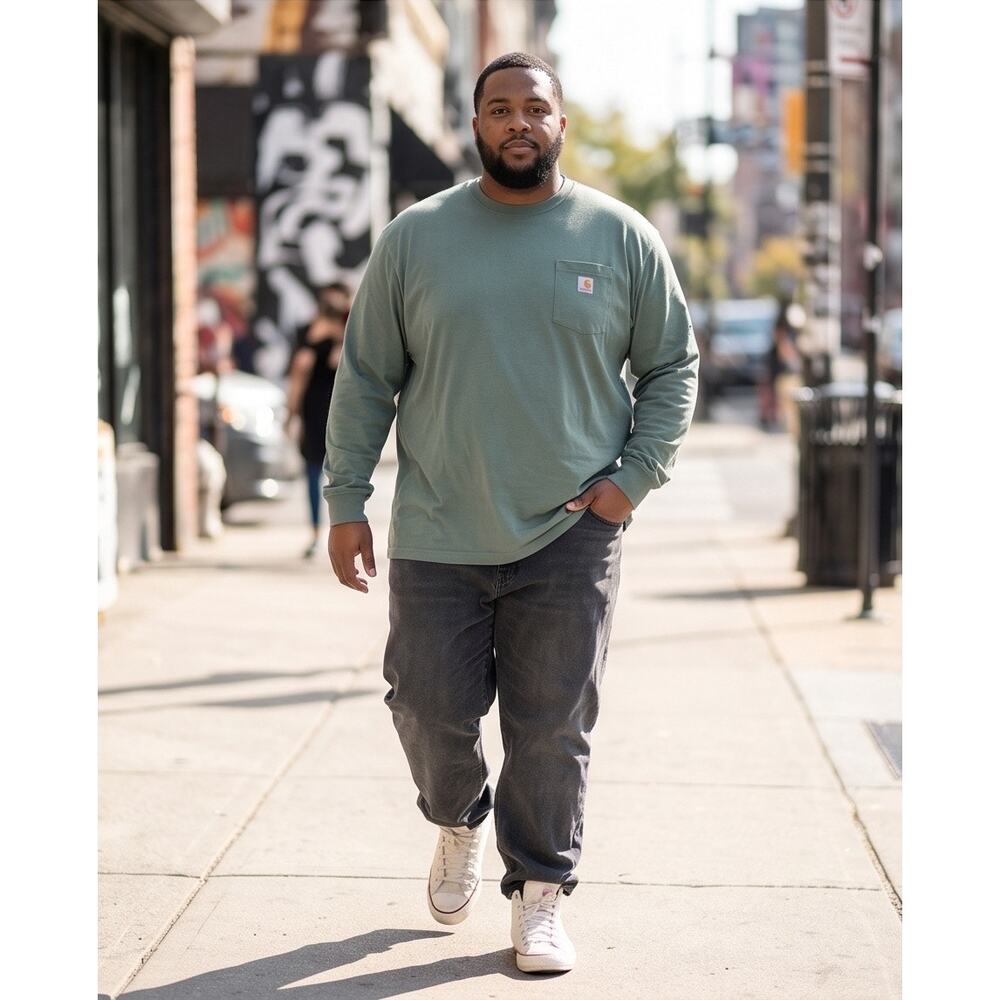 Carhartt K126 Loose Fit Heavyweight Long-Sleeve Pocket T-shirt in Hunter Green